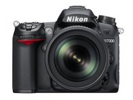 Nikon D7000 With 18-200mm Lens